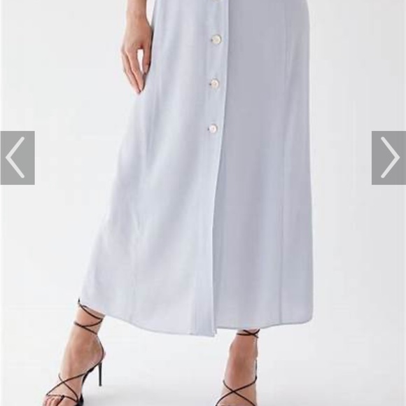 Aritzia Amalie skirt. Size 6. Light pink. EUC - Picture 5 of 11